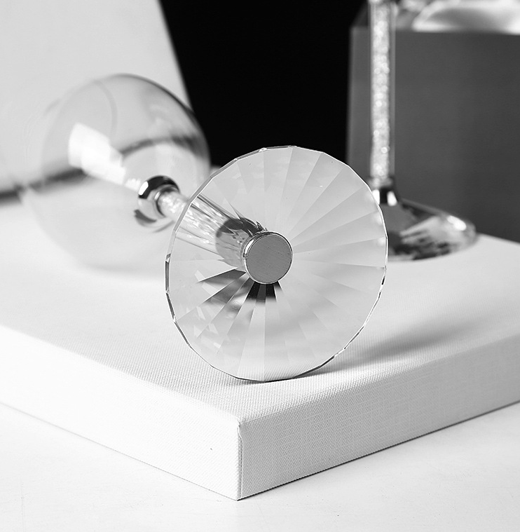 350ml Vemore Wine Glass - Red Crystal - Gifts by Art Tree