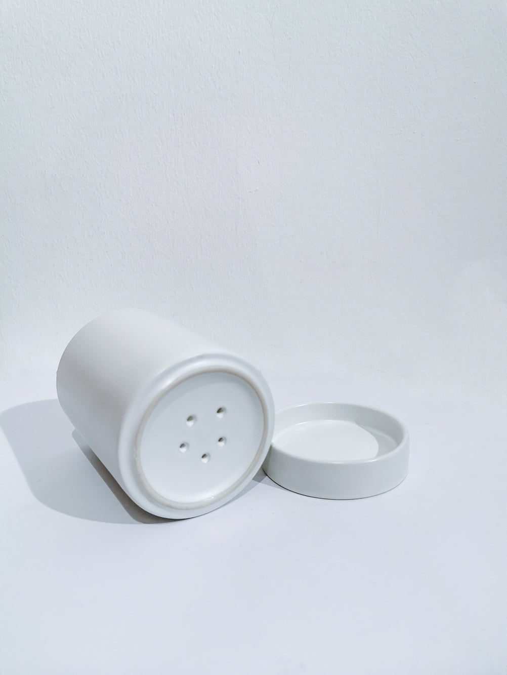 Hera Ceramic Utensil Holder - Gifts by Art Tree