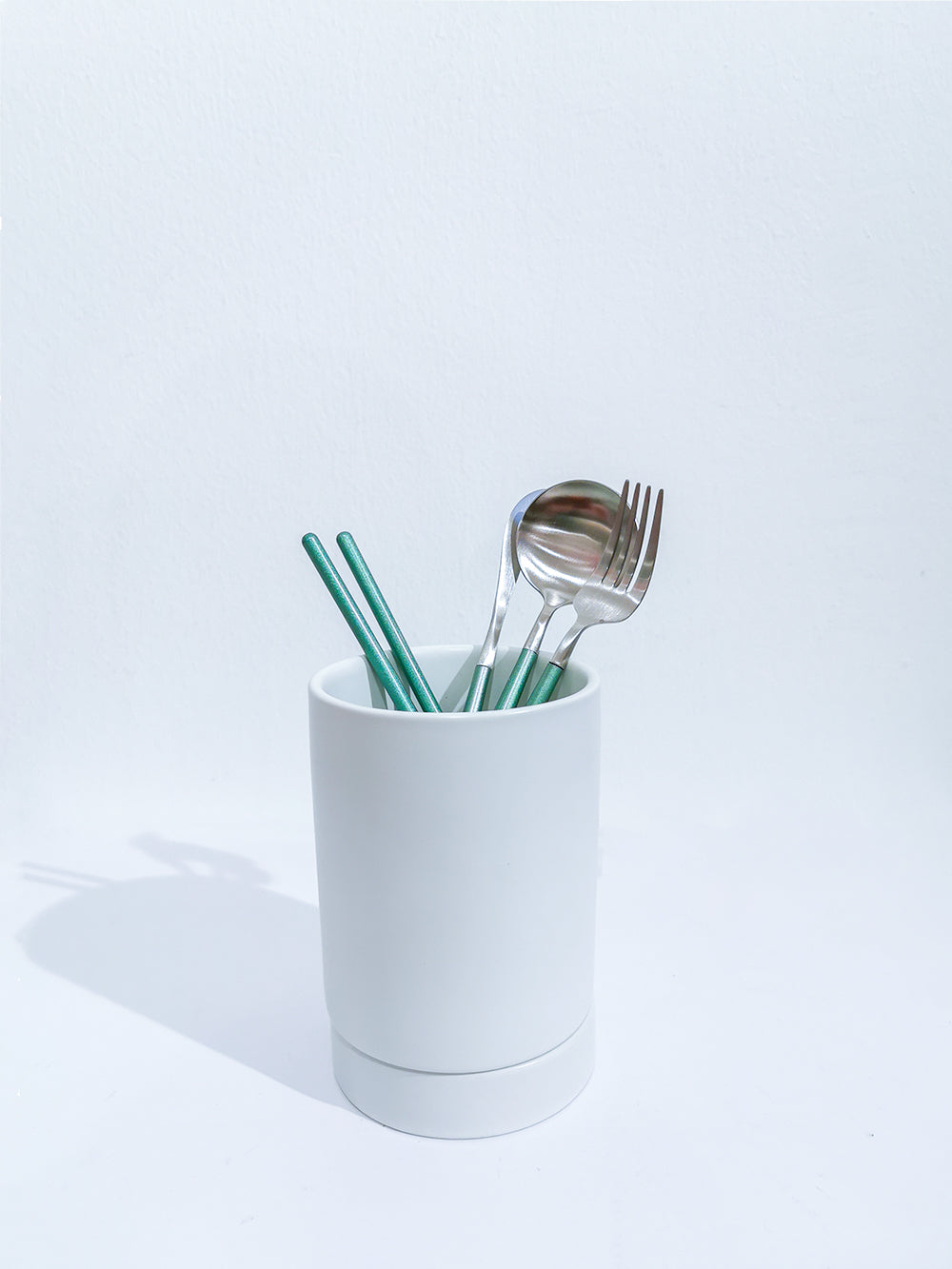 Hera Ceramic Utensil Holder - Gifts by Art Tree
