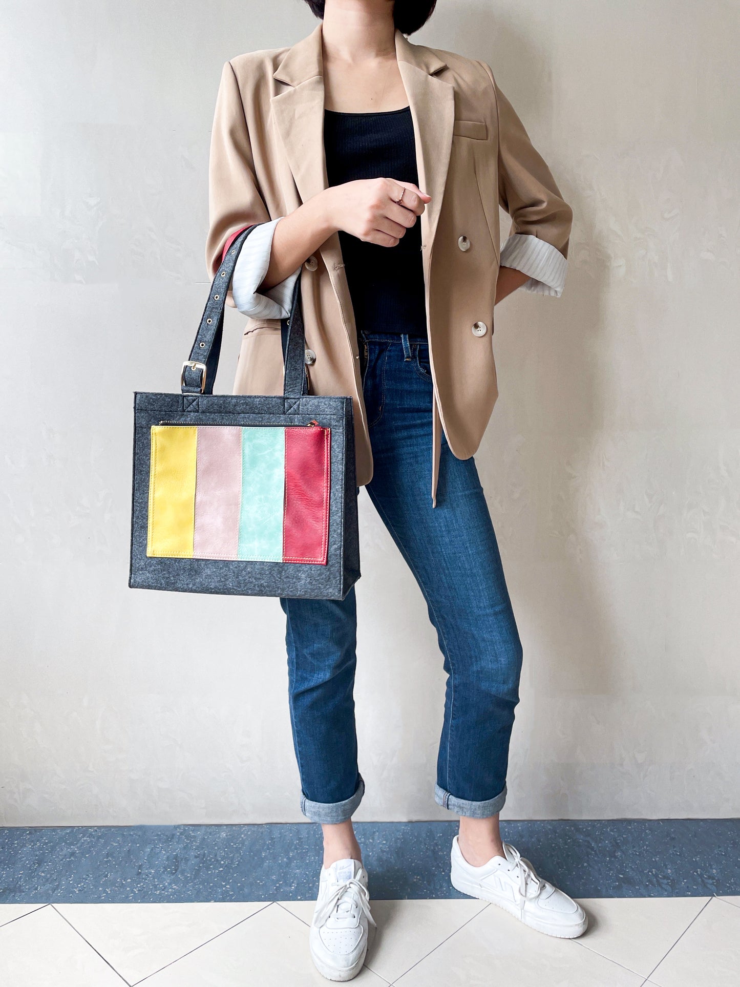 Elise Felt Bag - Gifts by Art Tree