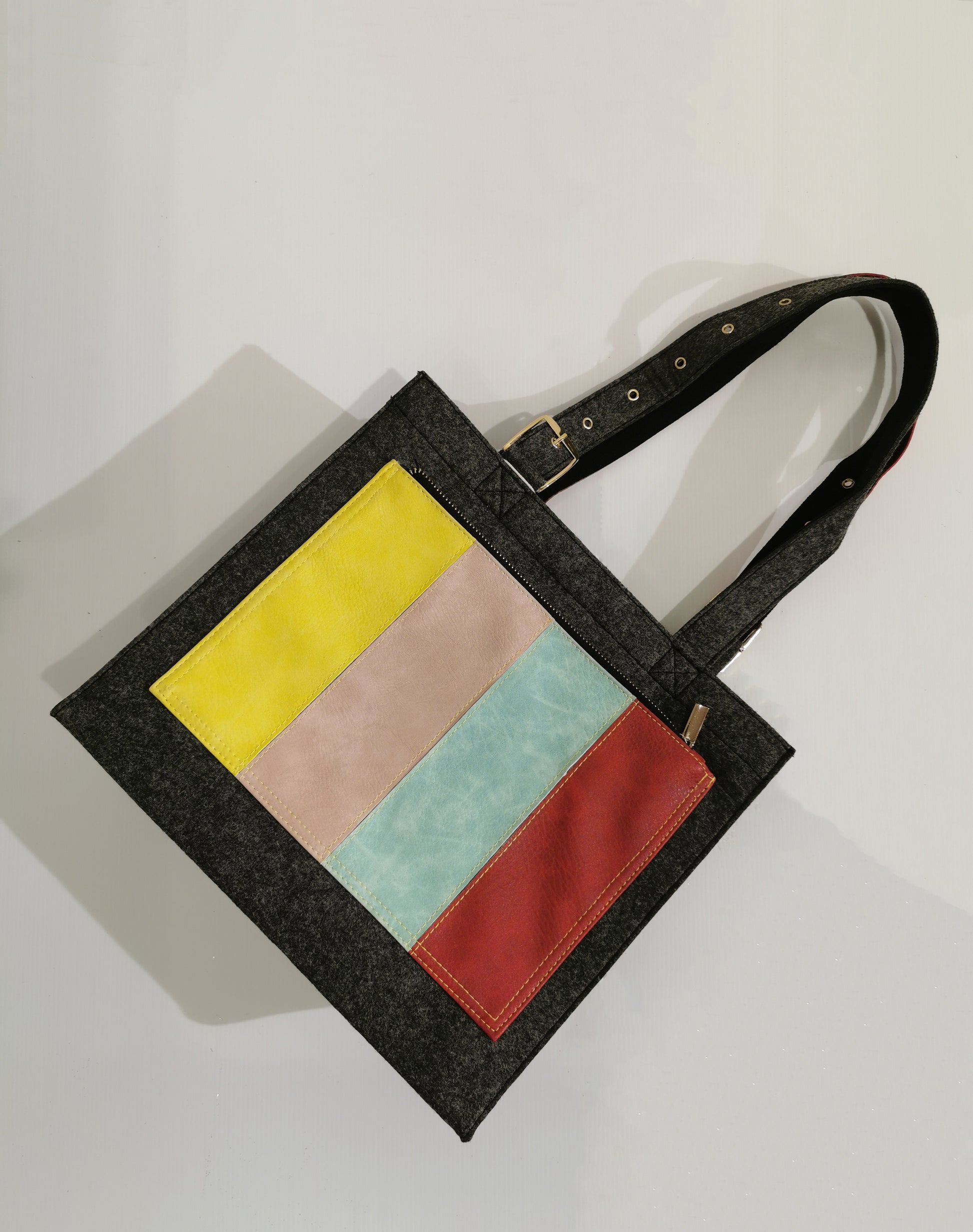Elise Felt Bag - Gifts by Art Tree